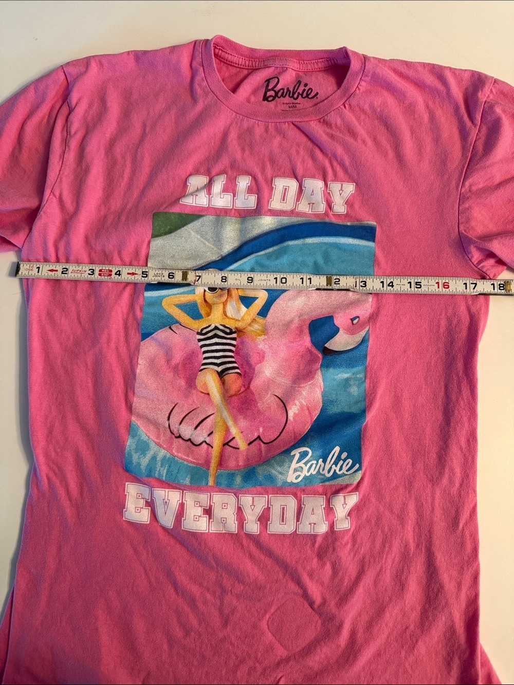 Barbie Official Pink Graphic Tee "All Day Everyday" Flamingo Pool Float Size M - Picture 3 of 5